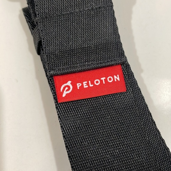 NWOT Peloton Adjustable Nylon Yoga Workout Strap - Picture 3 of 11
